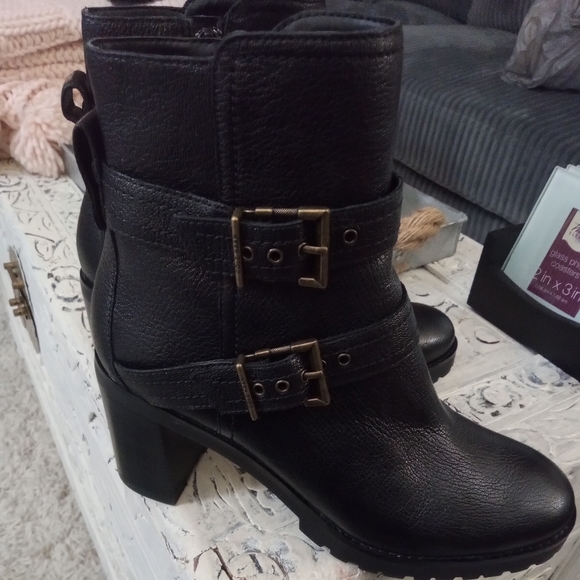 🆕⭐ COLE HAAN black leather buckle ankle boots - Picture 10 of 14